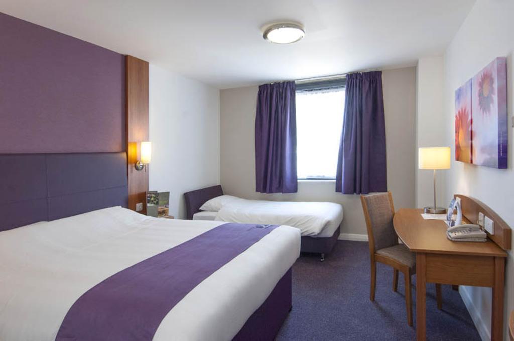 Premier Inn Stratford Upon Avon Waterways Room photo