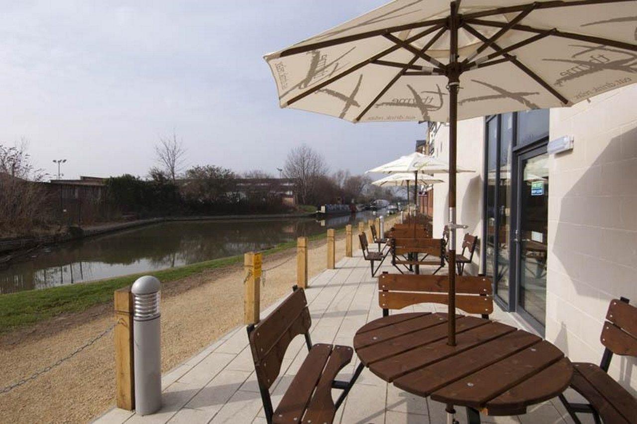 Premier Inn Stratford Upon Avon Waterways Exterior photo