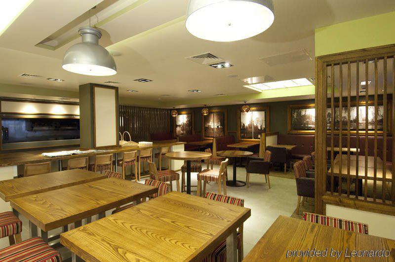 Premier Inn Stratford Upon Avon Waterways Exterior photo